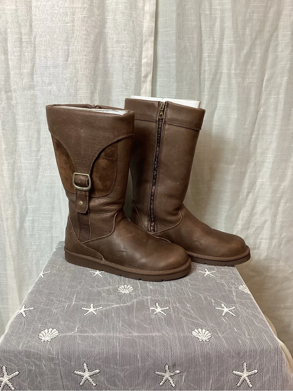 UGG australia cargo